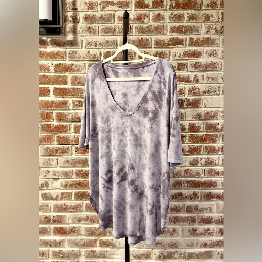 American Eagle Outfitters Purple Tie-Dye V-Neck Tee XL